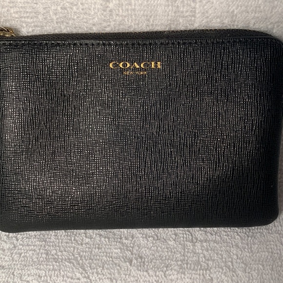 COACH JET BLACK WRISTLET - Picture 2 of 10